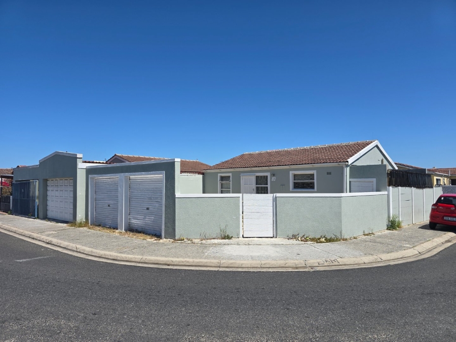 3 Bedroom Property for Sale in Portlands Western Cape